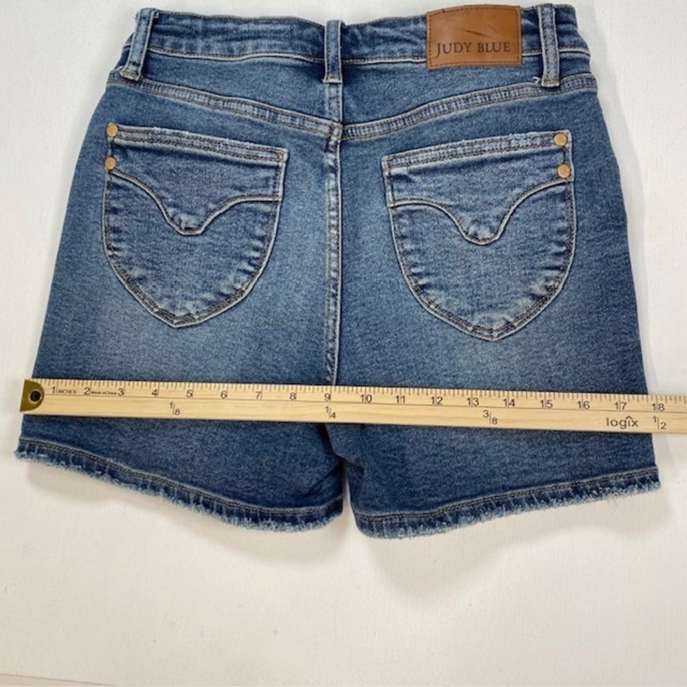 Judy Blue High Rise Medium Wash Raw Hem Denim Shorts JB150301 MD-CO Women Size M - Picture 8 of 10